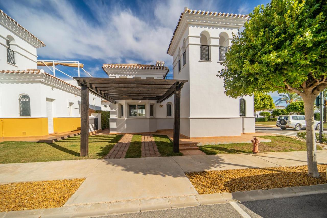 Villa Mit Privatem Pool, Zentrumsnah Roldan Exterior photo